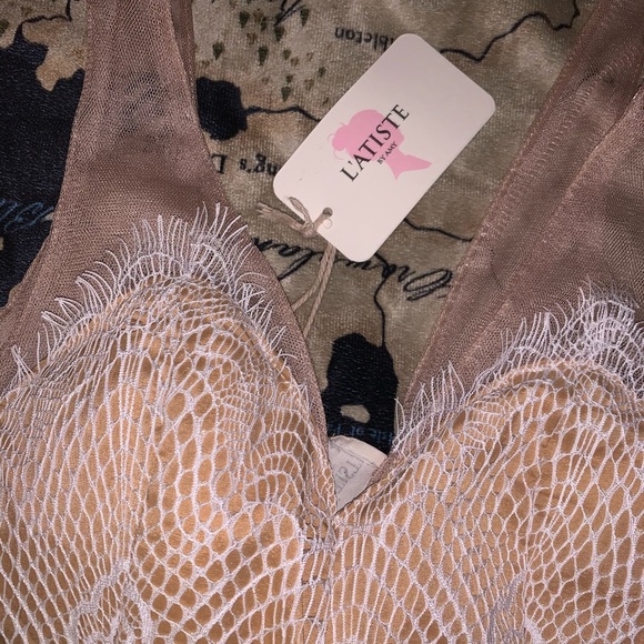 L’ATISTE Lace Dress - Picture 3 of 7